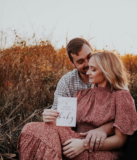 Pregnancy Milestone Cards, Baby Announcement & Reveal